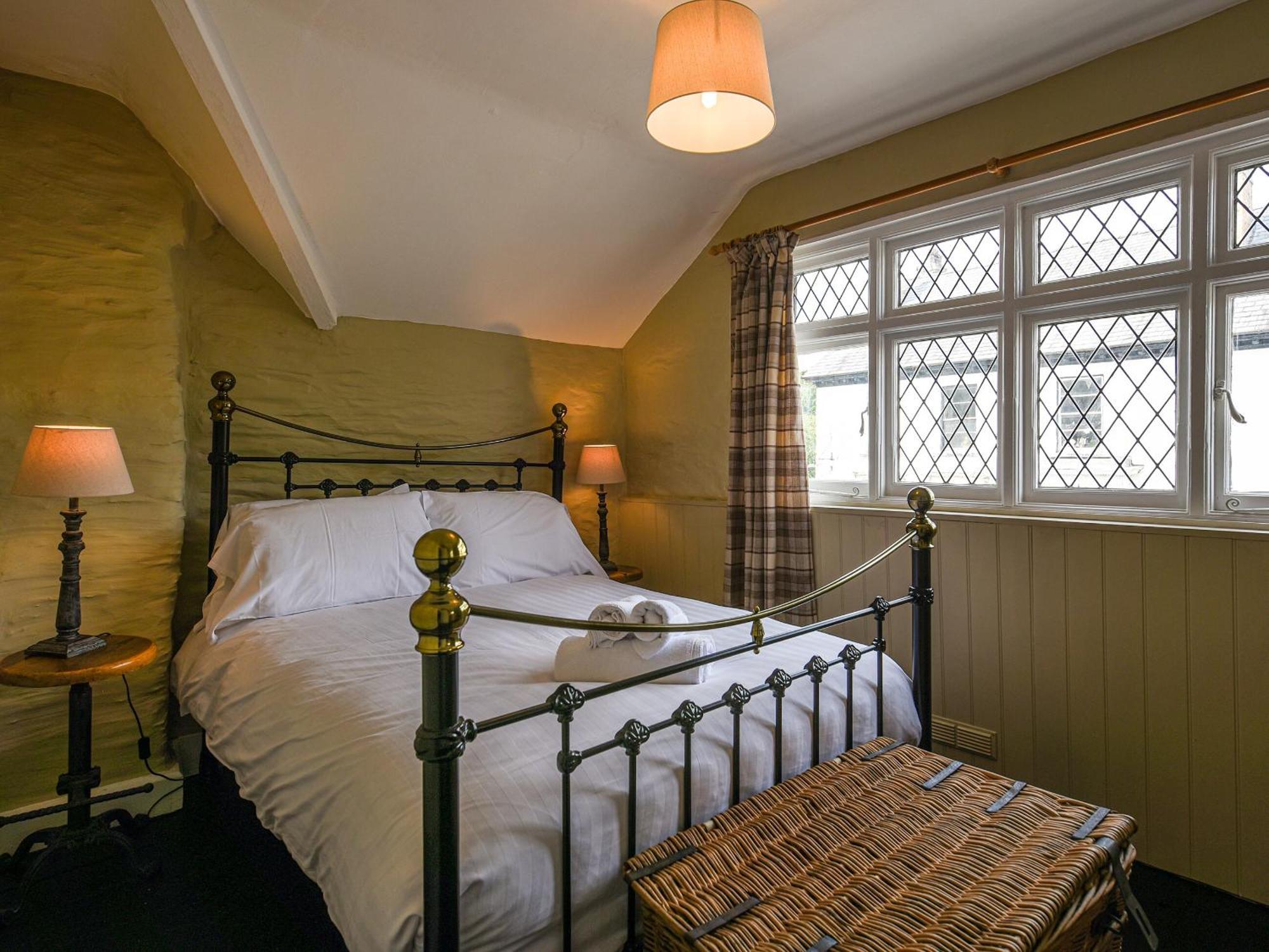 Вилла Bwthyn Llys Machynlleth Old Court House Экстерьер фото