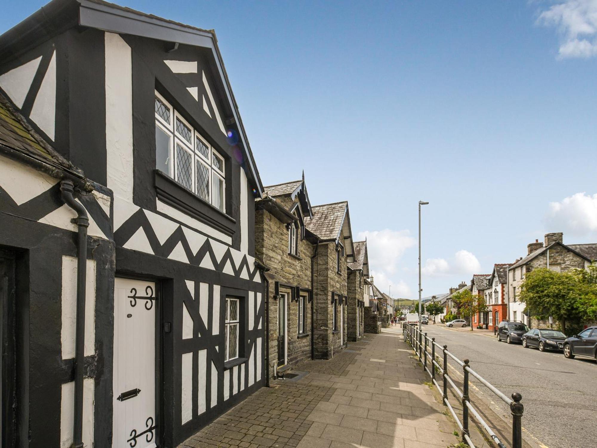 Вилла Bwthyn Llys Machynlleth Old Court House Экстерьер фото